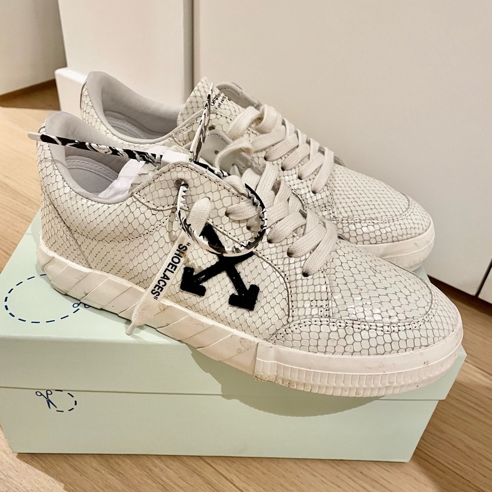 Off White Snake Low Vulcanized Sneakers